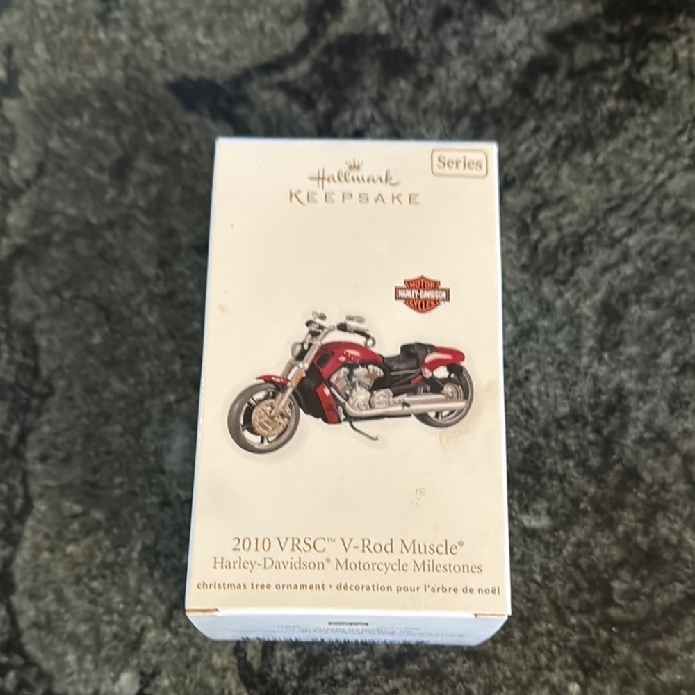 Hallmark Keepsake Harley-Davidson 2010 VRSC V-Rod Muscle Ornament